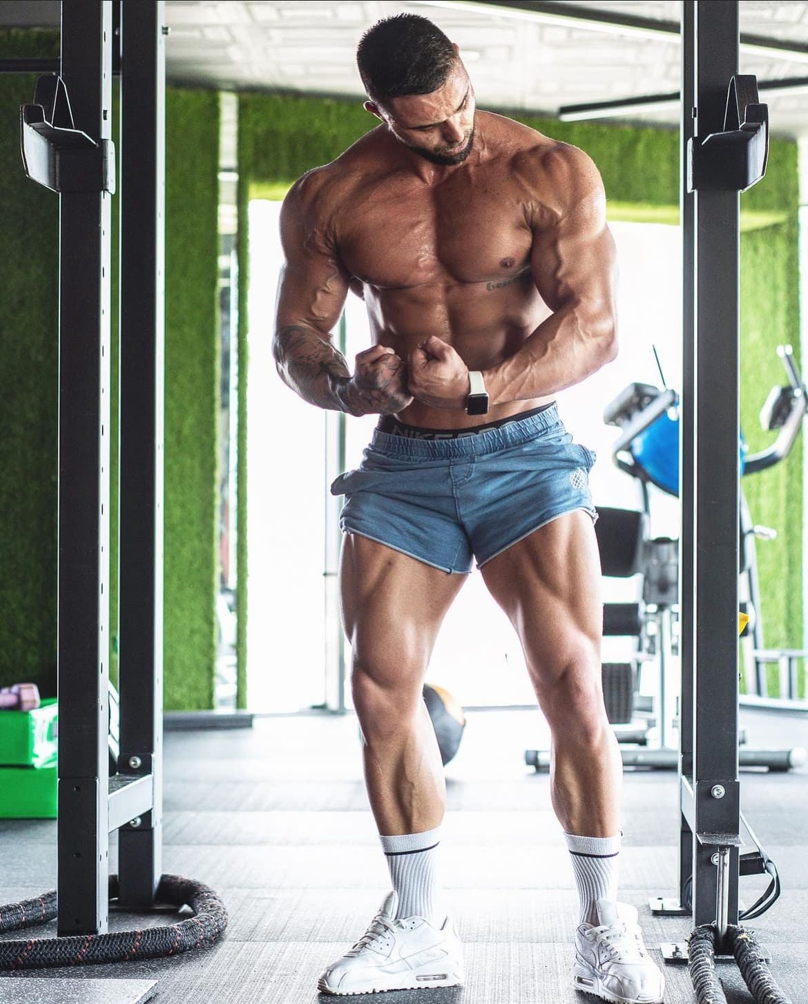 Toni Tarov